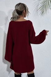 Strickkleid mit V-Ausschnitt und Schnürung